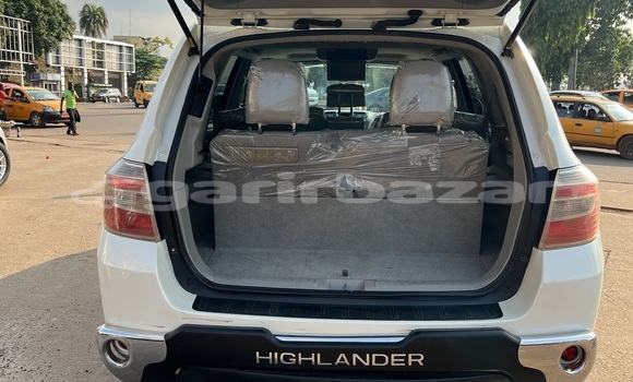 Acheter Occasion Voiture Toyota Highlander Blanc à Yaoundé, Central Cameroon Acheter Occasion Voiture Toyota Highlander Blanc à Yaoundé, Central Cameroon