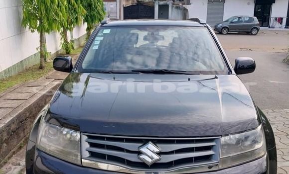 Sayi Na hannu Suzuki Vitara Azurfa Mota in Douala a Ƙasar Kamaru