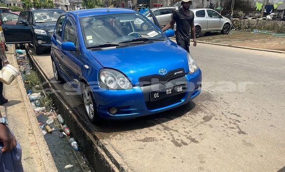 Acheter Import Voiture Toyota Yaris Bleu à Douala, Littoral Cameroon