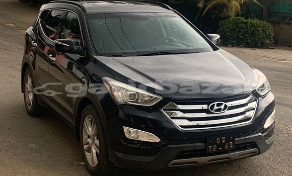 Sayi Imported Hyundai Santa Fe Black Mota in Douala a Ƙasar Kamaru