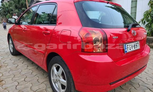 Sayi Imported Toyota Corolla Red Mota in Douala a Ƙasar Kamaru Sayi Imported Toyota Corolla Red Mota in Douala a Ƙasar Kamaru