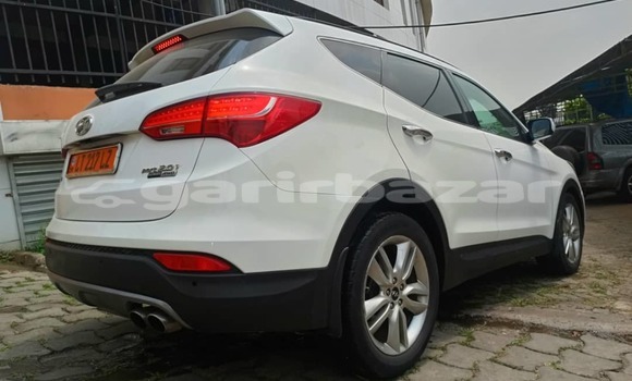 Buy Used Hyundai Santa Fe White Car in Douala in Littoral Cameroon Buy Used Hyundai Santa Fe White Car in Douala in Littoral Cameroon