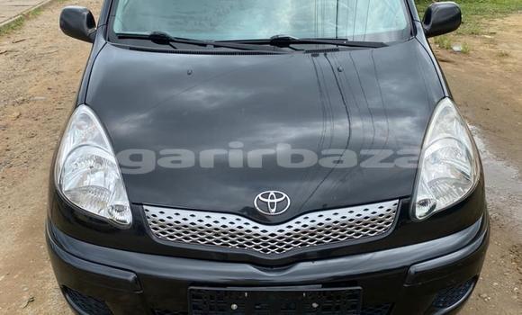 Sayi Imported Toyota Yaris Verso Black Mota in Douala a Ƙasar Kamaru