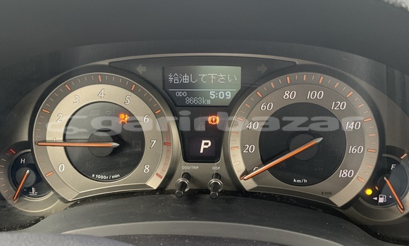 Sayi Imported Toyota Blade Azurfa Mota in Douala a Ƙasar Kamaru Sayi Imported Toyota Blade Azurfa Mota in Douala a Ƙasar Kamaru