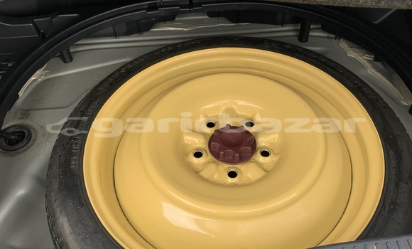 Sayi Imported Toyota Blade Azurfa Mota in Douala a Ƙasar Kamaru Sayi Imported Toyota Blade Azurfa Mota in Douala a Ƙasar Kamaru