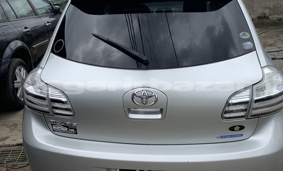 Sayi Imported Toyota Blade Azurfa Mota in Douala a Ƙasar Kamaru Sayi Imported Toyota Blade Azurfa Mota in Douala a Ƙasar Kamaru