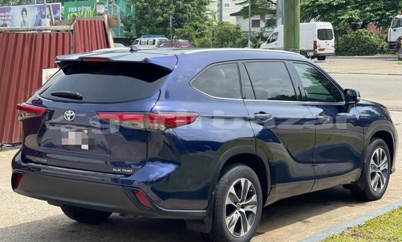 Buy Import Toyota Highlander Blue Car in Douala in Littoral Cameroon Buy Import Toyota Highlander Blue Car in Douala in Littoral Cameroon