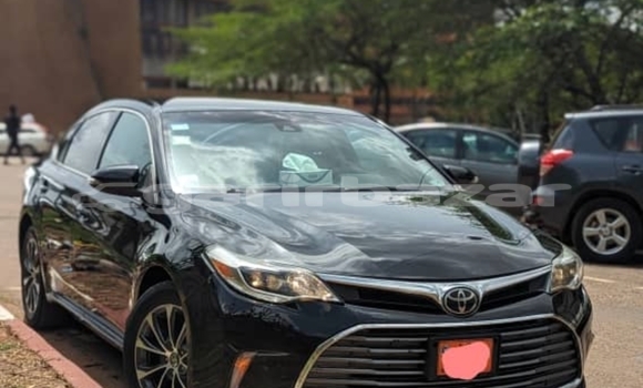 Sayi Na hannu Toyota Avalon Black Mota in Yaounde a Babban Kamaru