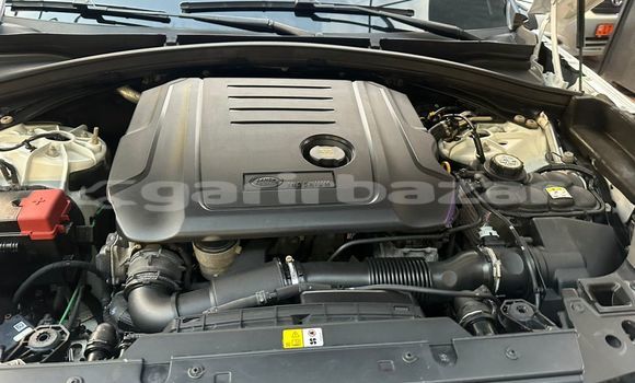 Acheter Occasion Voiture Land Rover Range Rover Velar Blanc à Yaoundé, Central Cameroon Acheter Occasion Voiture Land Rover Range Rover Velar Blanc à Yaoundé, Central Cameroon