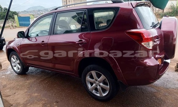 Sayi Na hannu Toyota RAV4 Red Mota in Yaounde a Babban Kamaru