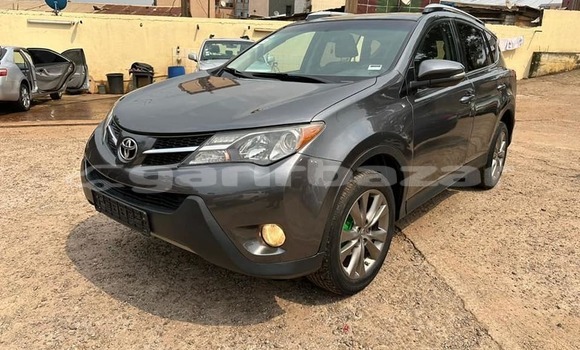 Sayi Na hannu Toyota RAV4 Sauran Mota in Yaounde a Babban Kamaru