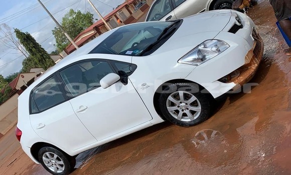 Acheter Occasion Voiture Toyota Auris Blanc à Yaoundé, Central Cameroon Acheter Occasion Voiture Toyota Auris Blanc à Yaoundé, Central Cameroon