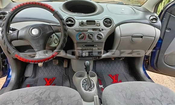 Acheter Occasion Voiture Toyota Yaris Bleu à Yaoundé, Central Cameroon Acheter Occasion Voiture Toyota Yaris Bleu à Yaoundé, Central Cameroon