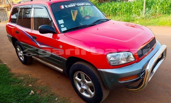 Acheter Occasion Voiture Toyota RAV4 Rouge à Yaoundé, Central Cameroon Acheter Occasion Voiture Toyota RAV4 Rouge à Yaoundé, Central Cameroon