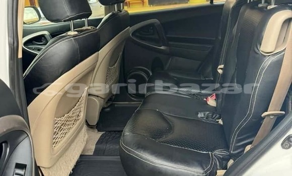 Acheter Occasion Voiture Toyota RAV4 Blanc à Yaoundé, Central Cameroon Acheter Occasion Voiture Toyota RAV4 Blanc à Yaoundé, Central Cameroon