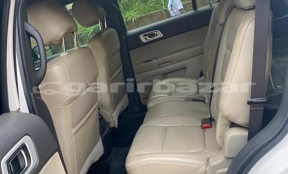 Acheter Occasion Voiture Ford Explorer Blanc à Douala, Littoral Cameroon Acheter Occasion Voiture Ford Explorer Blanc à Douala, Littoral Cameroon