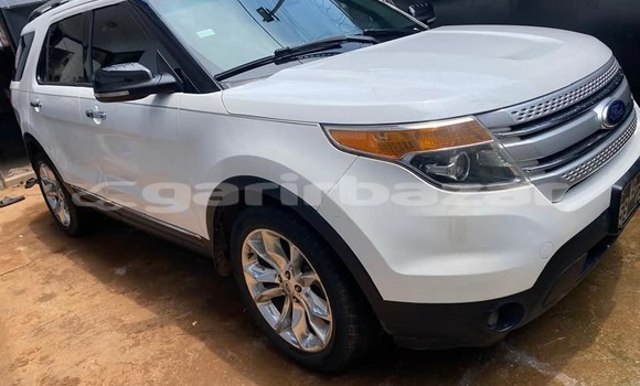 Acheter Occasion Voiture Ford Explorer Blanc à Douala, Littoral Cameroon Acheter Occasion Voiture Ford Explorer Blanc à Douala, Littoral Cameroon