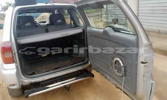 Sayi Na hannu Toyota RAV4 Sauran Mota in Douala a Ƙasar Kamaru Sayi Na hannu Toyota RAV4 Sauran Mota in Douala a Ƙasar Kamaru