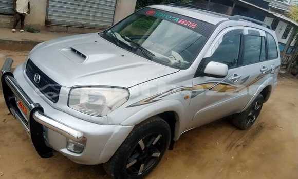 Sayi Na hannu Toyota RAV4 Sauran Mota in Douala a Ƙasar Kamaru Sayi Na hannu Toyota RAV4 Sauran Mota in Douala a Ƙasar Kamaru