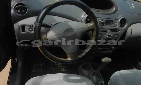 Sayi Na hannu Toyota Yaris Black Mota in Douala a Ƙasar Kamaru Sayi Na hannu Toyota Yaris Black Mota in Douala a Ƙasar Kamaru