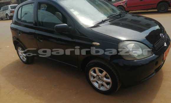 Sayi Na hannu Toyota Yaris Black Mota in Douala a Ƙasar Kamaru Sayi Na hannu Toyota Yaris Black Mota in Douala a Ƙasar Kamaru