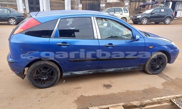 Sayi Na hannu Ford Focus Blue Mota in Douala a Ƙasar Kamaru Sayi Na hannu Ford Focus Blue Mota in Douala a Ƙasar Kamaru