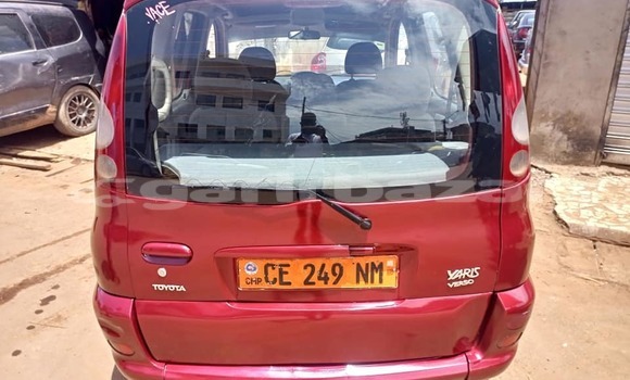 Sayi Na hannu Toyota Yaris Red Mota in Douala a Ƙasar Kamaru Sayi Na hannu Toyota Yaris Red Mota in Douala a Ƙasar Kamaru