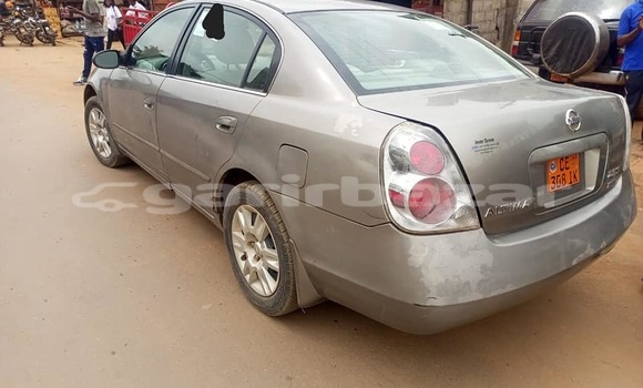 Sayi Na hannu Nissan Altima Sauran Mota in Douala a Ƙasar Kamaru Sayi Na hannu Nissan Altima Sauran Mota in Douala a Ƙasar Kamaru