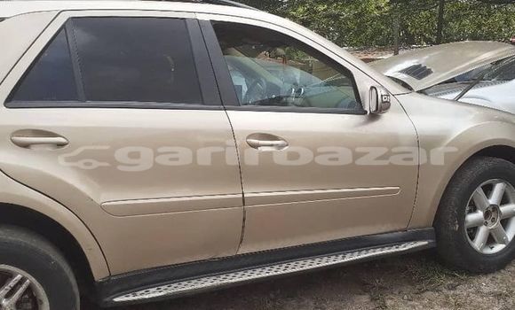 Sayi Na hannu Mercedes‒Benz ML–Class Sauran Mota in Yaounde a Babban Kamaru Sayi Na hannu Mercedes‒Benz ML–Class Sauran Mota in Yaounde a Babban Kamaru