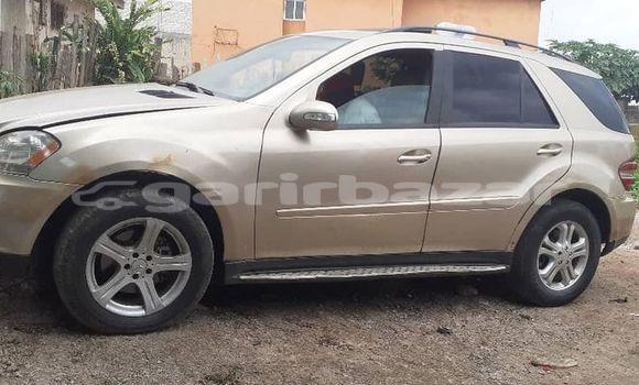 Sayi Na hannu Mercedes‒Benz ML–Class Sauran Mota in Yaounde a Babban Kamaru Sayi Na hannu Mercedes‒Benz ML–Class Sauran Mota in Yaounde a Babban Kamaru