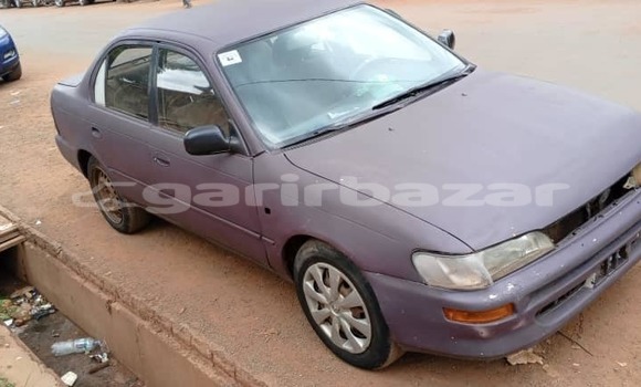 Sayi Na hannu Toyota Corolla Sauran Mota in Yaounde a Babban Kamaru Sayi Na hannu Toyota Corolla Sauran Mota in Yaounde a Babban Kamaru