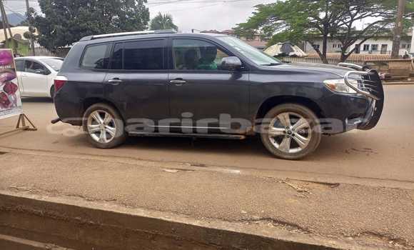 Sayi Na hannu Toyota Highlander Sauran Mota in Yaounde a Babban Kamaru Sayi Na hannu Toyota Highlander Sauran Mota in Yaounde a Babban Kamaru