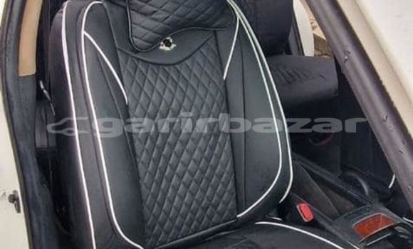 Sayi Na hannu Lexus RX 350 White Mota in Yaounde a Babban Kamaru Sayi Na hannu Lexus RX 350 White Mota in Yaounde a Babban Kamaru