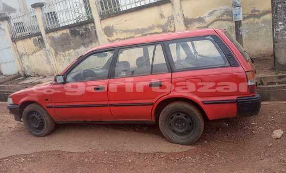 Sayi Na hannu Toyota Corolla Red Mota in Yaounde a Babban Kamaru Sayi Na hannu Toyota Corolla Red Mota in Yaounde a Babban Kamaru