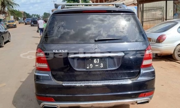Sayi Na hannu Mercedes-Benz GLC 250D Black Mota in Yaounde a Babban Kamaru Sayi Na hannu Mercedes-Benz GLC 250D Black Mota in Yaounde a Babban Kamaru