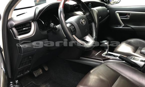 Buy Used Toyota Fortuner White Car in Douala in Littoral Cameroon Buy Used Toyota Fortuner White Car in Douala in Littoral Cameroon