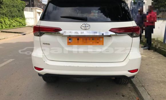 Buy Used Toyota Fortuner White Car in Douala in Littoral Cameroon Buy Used Toyota Fortuner White Car in Douala in Littoral Cameroon