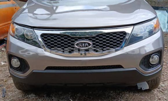 Sayi Imported Kia Sorento Azurfa Mota in Douala a Ƙasar Kamaru Sayi Imported Kia Sorento Azurfa Mota in Douala a Ƙasar Kamaru