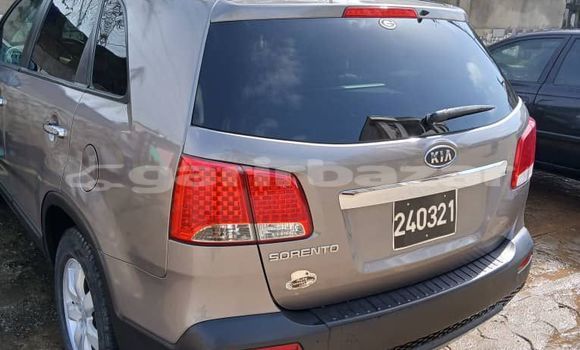 Sayi Imported Kia Sorento Azurfa Mota in Douala a Ƙasar Kamaru Sayi Imported Kia Sorento Azurfa Mota in Douala a Ƙasar Kamaru