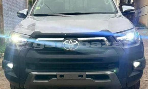 Acheter Import Voiture Toyota Hilux Gris à Douala, Littoral Cameroon Acheter Import Voiture Toyota Hilux Gris à Douala, Littoral Cameroon