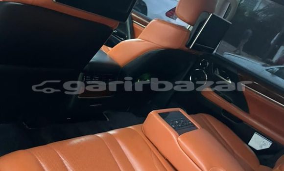 Sayi Imported Lexus LX 570 Azurfa Mota in Douala a Ƙasar Kamaru Sayi Imported Lexus LX 570 Azurfa Mota in Douala a Ƙasar Kamaru
