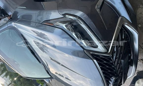 Sayi Imported Lexus LX 570 Azurfa Mota in Douala a Ƙasar Kamaru Sayi Imported Lexus LX 570 Azurfa Mota in Douala a Ƙasar Kamaru