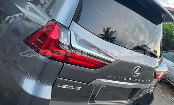 Sayi Imported Lexus LX 570 Azurfa Mota in Douala a Ƙasar Kamaru Sayi Imported Lexus LX 570 Azurfa Mota in Douala a Ƙasar Kamaru