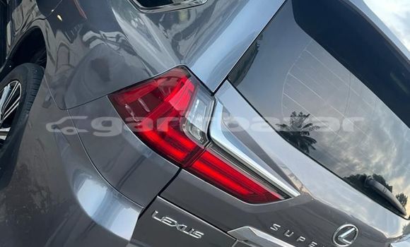 Sayi Imported Lexus LX 570 Azurfa Mota in Douala a Ƙasar Kamaru Sayi Imported Lexus LX 570 Azurfa Mota in Douala a Ƙasar Kamaru