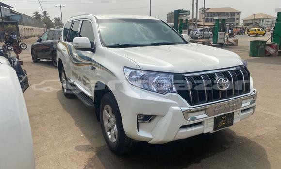 Acheter Import Voiture Toyota Land Cruiser Prado Blanc à Douala, Littoral Cameroon Acheter Import Voiture Toyota Land Cruiser Prado Blanc à Douala, Littoral Cameroon