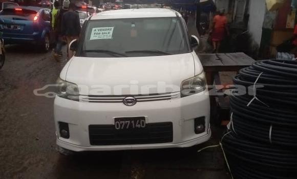 Sayi Imported Toyota Corolla Rumion White Mota in Douala a Ƙasar Kamaru