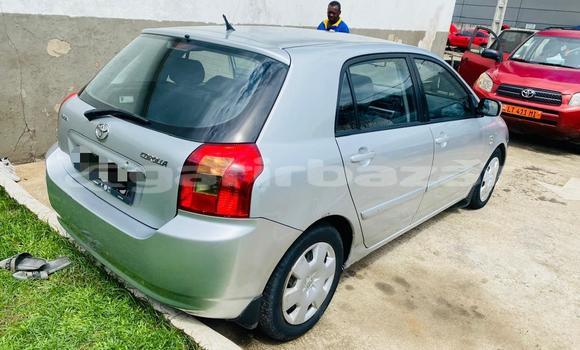 Sayi Na hannu Toyota Corolla Azurfa Mota in Douala a Ƙasar Kamaru Sayi Na hannu Toyota Corolla Azurfa Mota in Douala a Ƙasar Kamaru