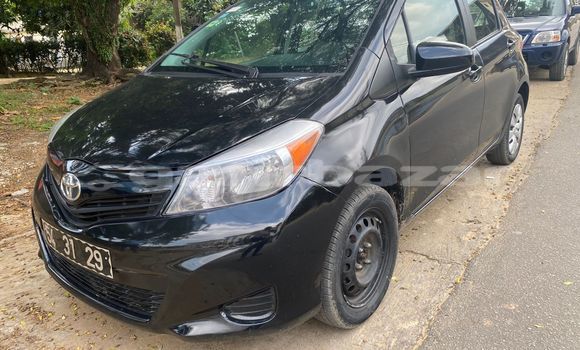 Sayi Imported Toyota Yaris Black Mota in Douala a Ƙasar Kamaru Sayi Imported Toyota Yaris Black Mota in Douala a Ƙasar Kamaru
