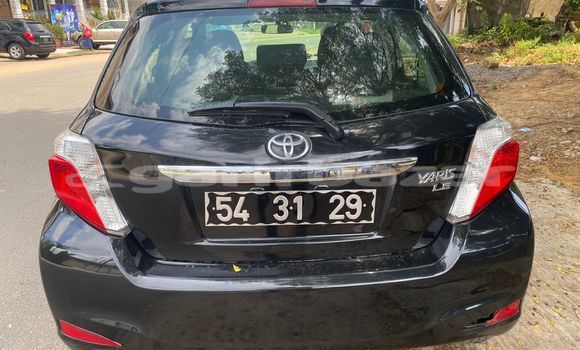 Sayi Imported Toyota Yaris Black Mota in Douala a Ƙasar Kamaru Sayi Imported Toyota Yaris Black Mota in Douala a Ƙasar Kamaru