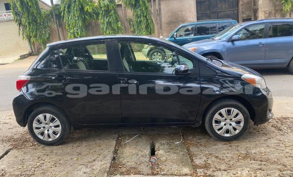 Sayi Imported Toyota Yaris Black Mota in Douala a Ƙasar Kamaru Sayi Imported Toyota Yaris Black Mota in Douala a Ƙasar Kamaru
